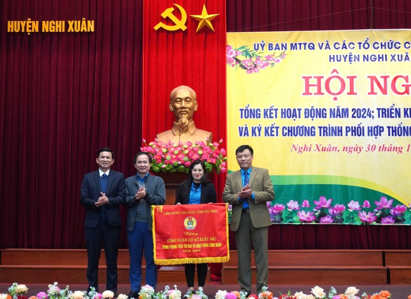 Nghi Xuân: Hội nghị tổng kết hoạt động công đoàn năm 2024, triển khai nhiệm vụ năm 2025